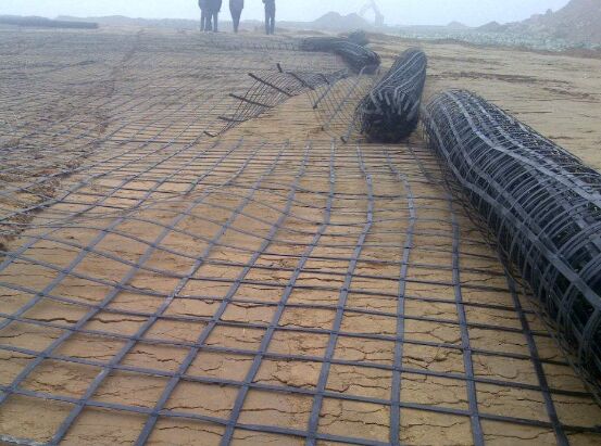 土工格柵的鋪設